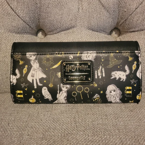 Loungefly Harry Potter Wallet - Picture 7 of 9